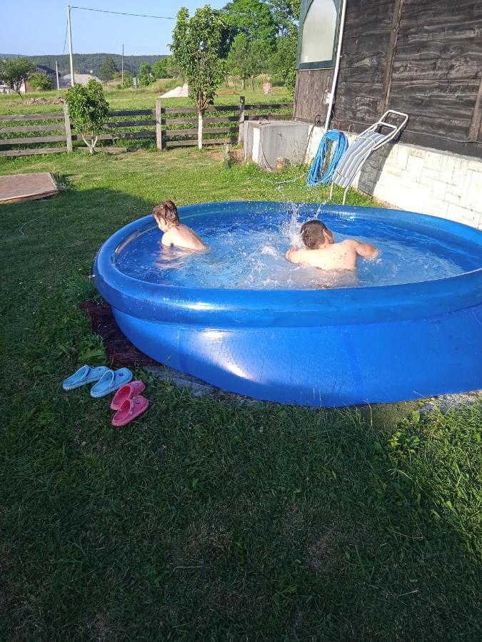 Holiday Home Vila Milka Kremna Екстер'єр фото
