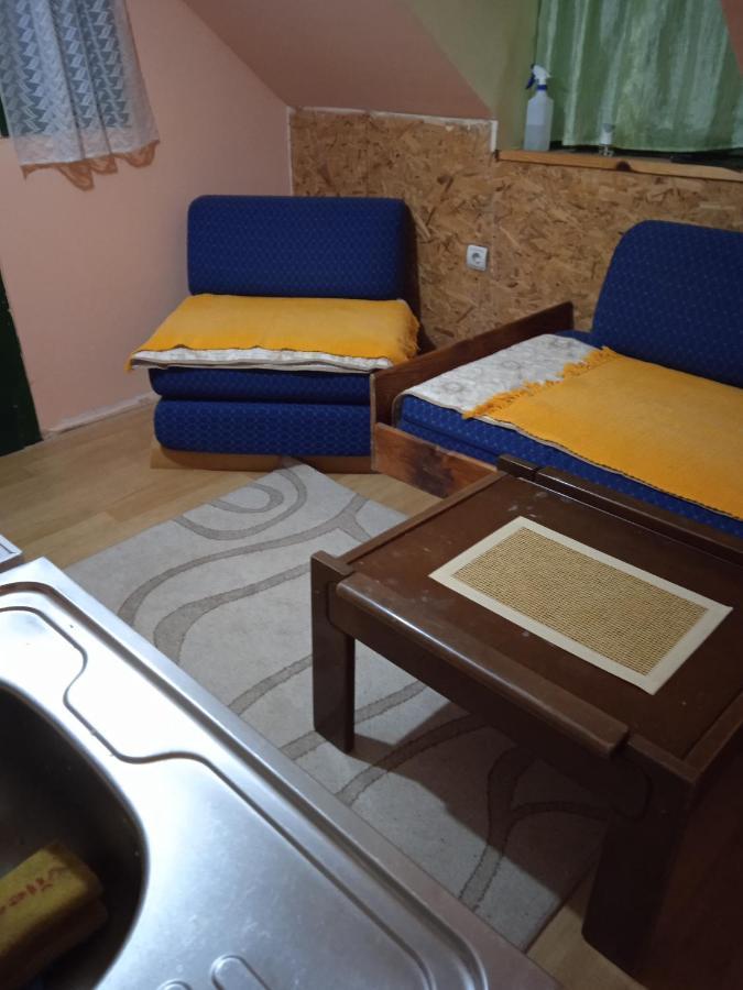 Holiday Home Vila Milka Kremna Екстер'єр фото