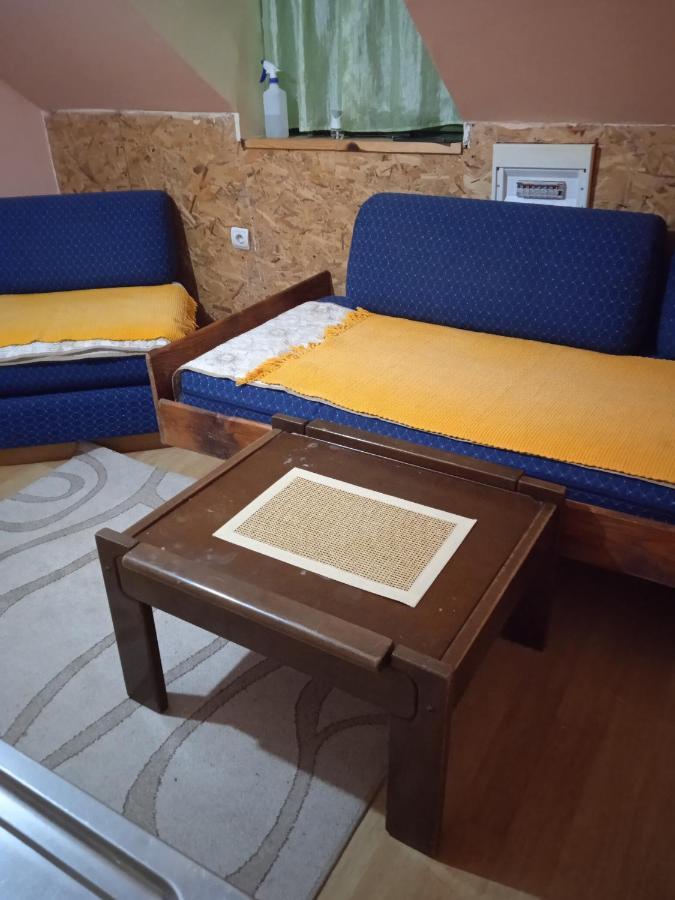 Holiday Home Vila Milka Kremna Екстер'єр фото