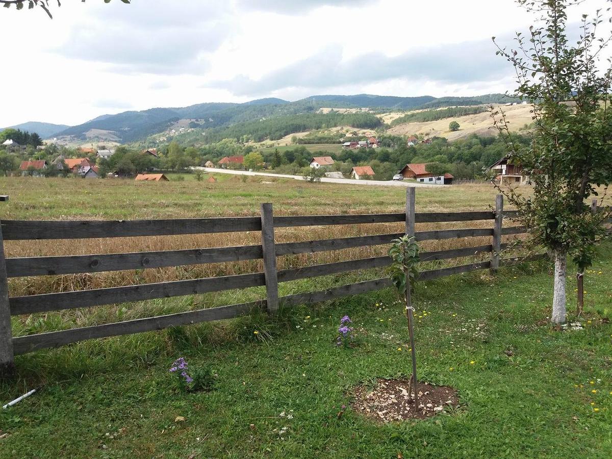 Holiday Home Vila Milka Kremna Екстер'єр фото