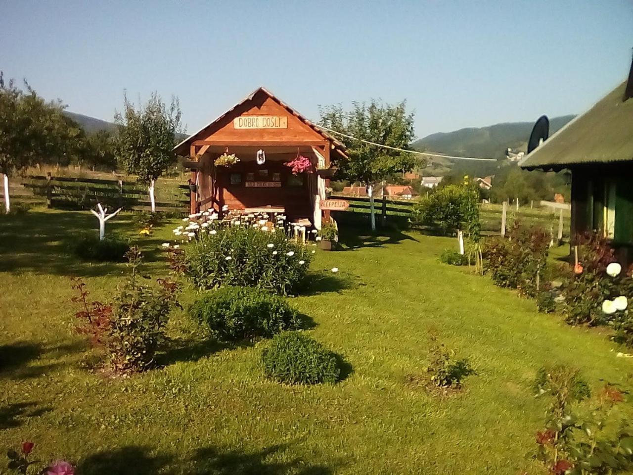 Holiday Home Vila Milka Kremna Екстер'єр фото