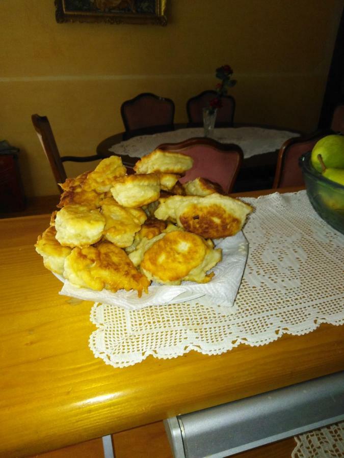 Holiday Home Vila Milka Kremna Екстер'єр фото